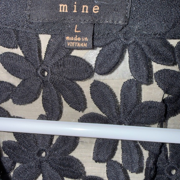 ‼️𝐌𝐈𝐍𝐄 𝐁𝐋𝐀𝐂𝐊 𝐁𝐔𝐓𝐓𝐎𝐍 𝐅𝐑𝐎𝐍𝐓 & 𝐁𝐀𝐂𝐊 𝐄𝐌𝐁𝐑𝐎𝐈𝐃𝐄𝐑𝐘 𝐅𝐋𝐎𝐑𝐀𝐋 𝐏𝐎𝐂𝐊𝐄𝐓 𝐒𝐇𝐈𝐑𝐓 - Picture 4 of 8